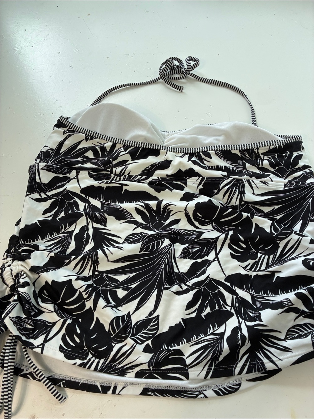 Old Navy XXL Black and White Floral Print Halter Style Tankini Swimsuit Top - Picture 5 of 6